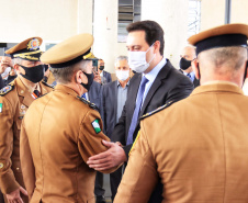 O governador Carlos Massa Ratinho Junior participou, nesta segunda-feira (8), em Curitiba, da passagem de comando do Corpo de Bombeiros do Paraná. Há mais de 30 anos na corporação, o coronel Manoel Vasco de Figueiredo Junior assume o posto de comandante-geral no lugar do coronel Gerson Gross, que tinha sido empossado em janeiro deste ano e agora segue para a reserva remunerada.Foto: José Fernando Ogura/AEN