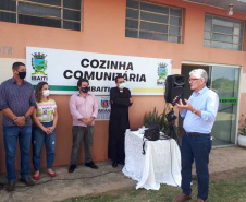 Entrega de pavimentação de estrada rural e de máquinas, caminhão e equipamentos para cooperativas de agricultura familiar, inauguração de cozinha comunitária. Estas foram algumas das ações dos secretários estaduais da Agricultura e do Abastecimento, Norberto Ortigara, e do Planejamento e Projetos Estruturantes, Valdemar Bernardo Jorge, na semana passada na região do Norte Pioneiro. - Curitiba, 08/11/2021 - Foto: SEAB