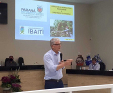 Entrega de pavimentação de estrada rural e de máquinas, caminhão e equipamentos para cooperativas de agricultura familiar, inauguração de cozinha comunitária. Estas foram algumas das ações dos secretários estaduais da Agricultura e do Abastecimento, Norberto Ortigara, e do Planejamento e Projetos Estruturantes, Valdemar Bernardo Jorge, na semana passada na região do Norte Pioneiro. - Curitiba, 08/11/2021 - Foto: SEAB