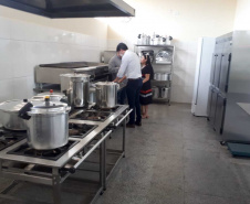 Entrega de pavimentação de estrada rural e de máquinas, caminhão e equipamentos para cooperativas de agricultura familiar, inauguração de cozinha comunitária. Estas foram algumas das ações dos secretários estaduais da Agricultura e do Abastecimento, Norberto Ortigara, e do Planejamento e Projetos Estruturantes, Valdemar Bernardo Jorge, na semana passada na região do Norte Pioneiro. - Curitiba, 08/11/2021 - Foto: SEAB