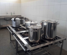 Entrega de pavimentação de estrada rural e de máquinas, caminhão e equipamentos para cooperativas de agricultura familiar, inauguração de cozinha comunitária. Estas foram algumas das ações dos secretários estaduais da Agricultura e do Abastecimento, Norberto Ortigara, e do Planejamento e Projetos Estruturantes, Valdemar Bernardo Jorge, na semana passada na região do Norte Pioneiro. - Curitiba, 08/11/2021 - Foto: SEAB