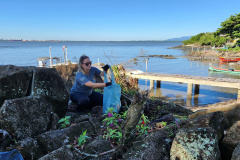 Portos do Paraná comanda mutirão de limpeza de resíduos sólidos na ilha de Eufrasina