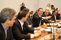 O Governador Carlos Massa Ratinho Junior anunciou a emissão da licença ambiental prévia para a construção da Ponte de Guaratuba, no Litoral do Paraná. 