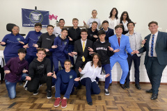 Júri simulado engaja estudantes ao estimular estudo das leis e Direitos Humanos em colégio estadual