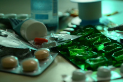 Medicamento é a principal causa de intoxicação de crianças, alerta Secretaria da Saúde