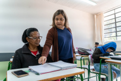 Conhece alguém que quer aprender a ler e escrever? Inscrições para o Alfabetiza Paraná encerram em 15 de maio