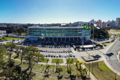 Paraná cobre juros da dívida com rendimentos de aplicações e tem melhor resultado do Brasil