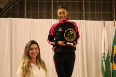 Ginástica Rítmica encanta público no ginásio da Secretaria do Esporte com presença de Barbara Domingos
