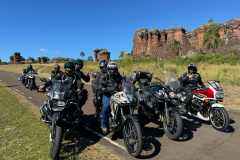 Turismo sobre rodas: comboio com mais de 300 motociclistas movimenta serviços e atrativos dos Campos Gerais