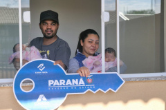 A Companhia de Habitação do Paraná concluiu a entrega de mais três módulos do Residencial Barcelona, com 68 moradias no total, nesta terça-feira (15) em Paiçandu.