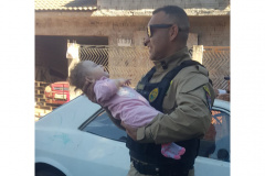 Em corrida contra o tempo, PMPR salva bebê que estava sem respirar em Sarandi