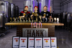 VIAJE PARANÁ - Cervejaria paranaense conquista 14 medalhas em competição e amplia fluxo turístico em torno da bebida