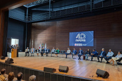 Governo do Paraná assina acordo de parceria científica com Minas Gerais