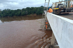 reforma da ponte sobre o Rio Ivaí na PR-317 entre Floresta e Engenheiro Beltrão
