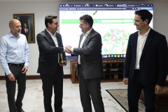 Gov - Invest Paraná recebe prêmio