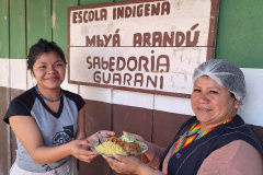 Escola estadual indígena mescla pratos tradicionais da cultura Guarani ao cardápio da alimentação escolar