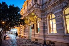Debate sobre história das trilhas sonoras, aula sobre arquitetura prisional e visita guiada temática integram programação de setembro do MIS-PR