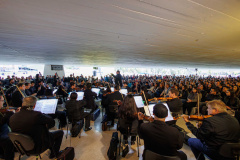 TEATRO GUAÍRA - Orquestra Sinfônica do Paraná atrai mais de 1200 pessoas no concerto da série "Mostly Mozart"