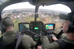 Cargas de cigarros e cinco veículos são apreendidos com uso do helicóptero Falcão 13