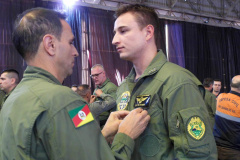  Militares do Paraná recebem medalha de mérito por atuação em missões de salvamento no Rio Grande do Sul