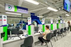 Detran-PR oferece serviços de habilitação, veículos e infrações nas unidades do Poupatemp