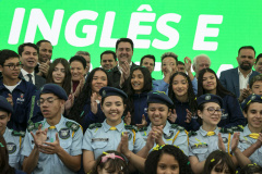 Estado apoiará municípios na implementação de inglês e robótica no Ensino Fundamental I