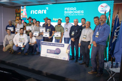 Adapar certifica 27 produtores da região do Norte Pioneiro durante feiras agrícolas