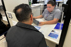 SETR - Mutirão de Empregos Temporários reúne centenas de candidatos na Agência do Trabalhador em Curitiba