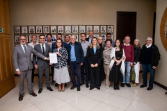 Estado firma acordo para retomada das obras do MAC-PR