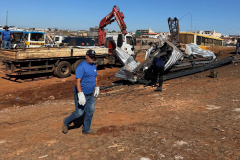 Caminhões cedidos pelo Instituto Água e Terra (IAT) já estão atuando na reconstrução de Rio Bonito do Iguaçu
