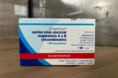 Paraná recebe novas doses da vacina contra o Vírus Sincicial Respiratório (VSR)
