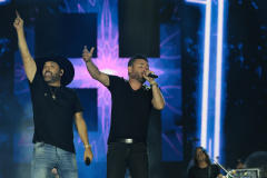 Do palco sunset ao principal: vídeo leva músico sertanejo a cantar com Edson e Hudson no Verão Maior Paraná