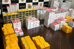 PCPR prende dois homens e apreende 1,6 mil celulares sem procedência em Curitiba