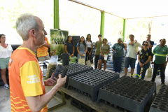 “Um dia no viveiro” mobiliza comunidade litorânea para a educação ambiental