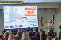 SEED - Literacia digital: Paraná reúne embaixadores para aprimorar uso de tecnologias no ensino de Matemática e Língua Portuguesa