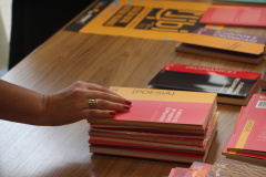 SEEC - Biblioteca Pública do Paraná participa de festa literária da OAB Paraná com distribuição gratuita de livros