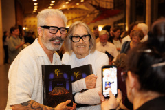 Lançamento de livro sobre os 40 anos da Orquestra reune mais de 500 pessoas no Centro Cultural Teatro Guaíra