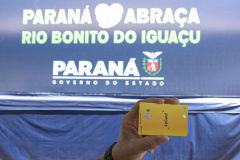 SEDEF - Programa Reconstrução entrega nesta quinta mais 59 cartões a famílias de Rio Bonito do Iguaçu