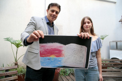 Representantes do Centro Juvenil de Artes Plásticas são destaque em concurso internacional