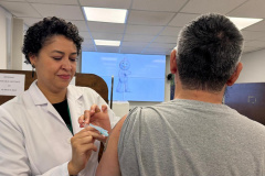 SESA - Paraná aplica 1,5 milhão de doses da vacina contra gripe e convoca população para reta final da campanha