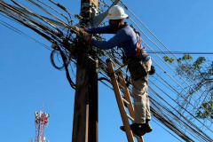 Segunda etapa do mutirão de regularização de cabos de telecomunicações, na Avenida Higienópolis, em Londrina, será nos dias 1 e 2 de julho