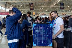 Universo UFPR: feira de cursos aproxima estudantes do Ensino Superi or