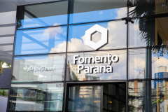 Fomento PR - Governador sanciona lei que autoriza captação internacional de recursos para financiar micro e pequenas empresas