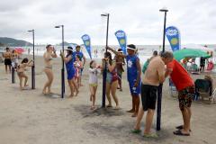 Entrou em funcionamento mais um ponto com as duchas ecológicas no Litoral do Paraná. A Sanepar instalou os equipamentos no balneário Morro do Cristo, em Guaratuba, para também oferecer conforto aos veranistas daquele local. -  . Foto:Jaelson Lucas / ANPr