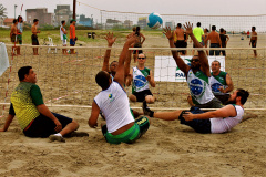 As ações esportivas prosseguem neste fim de semana nas areias do Litoral paranaense, dentro dos serviços ofertados pelo Governo do Estado na Operação Verão. Neste sábado (16), os balneários de Caiobá e Shangri-lá serão os palcos dos eventos.  -  Foto: Divulgação Operação Verão