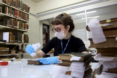 Biblioteca Pública do Paraná. Restauro de livros antigos. Foto: Jaelson Lucas/ANPr
