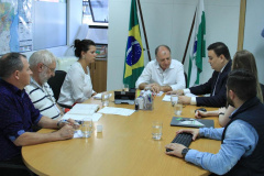 A Coordenadoria de Integridade e Compliance, da Controladoria-Geral do Estado, entregou, nesta segunda-feira (18), o Plano de Integridade da Secretaria do Desenvolvimento Urbano e de Obras Públicas. O documento contém o mapeamento das atividades ou processos que podem apresentar riscos e vulnerabilidades ao trabalho íntegro e eficiente e foi recebido pelo secretário João Carlos Ortega. Foto:Divulgação/SEDU