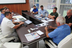 A Sanepar vai investir cerca de R$ 20 milhões na ampliação dos sistemas de água e esgotamento sanitário de Nova Esperança. O planejamento foi apresentado pelo diretor de Investimentos da companhia, Joel de Jesus Macedo, ao prefeito Moacir Olivatti. Após a conclusão das obras, o município terá mais de 90% de atendimento com os serviços de coleta e tratamento de esgoto. Os recursos também garantirão a manutenção de 100% de atendimento com água tratada.Foto: Ssanepar