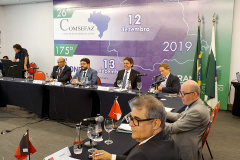Reunidos durante todo o dia desta quinta-feira (12) em Curitiba, os secretários estaduais de Fazenda de todo o País decidiram aumentar a atuação sobre o Congresso Nacional para evitar perdas para as finanças dos Estados. As perdas podem estar contidas especialmente em três Propostas de Emendas Constitucionais (PEC) que estão em discussão naquela casa. Foto: Ari Dias/AEN