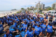Equipe de limpeza que vai trabalhar durante o Verão Maior.
Foto: Sanepar